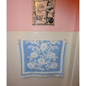 Vintage Blue & White Reversable Fieldcrest Floral Bath Towel w/ Fringe